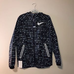 **SOLD** MEN’S NIKE WINDBREAKER!!!